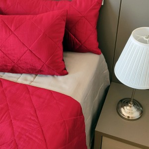 Kit Peseira veludo vermelho + porta travesseiro